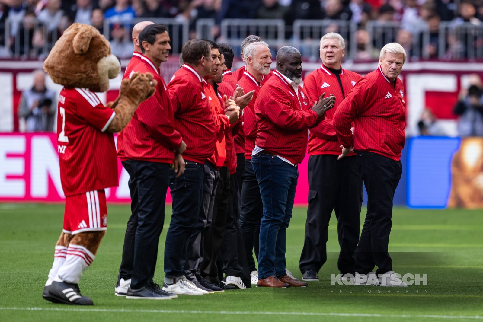 Oliver Kahn · 2026-05-16 FC Bayern Muenchen vs 1. FC Koeln