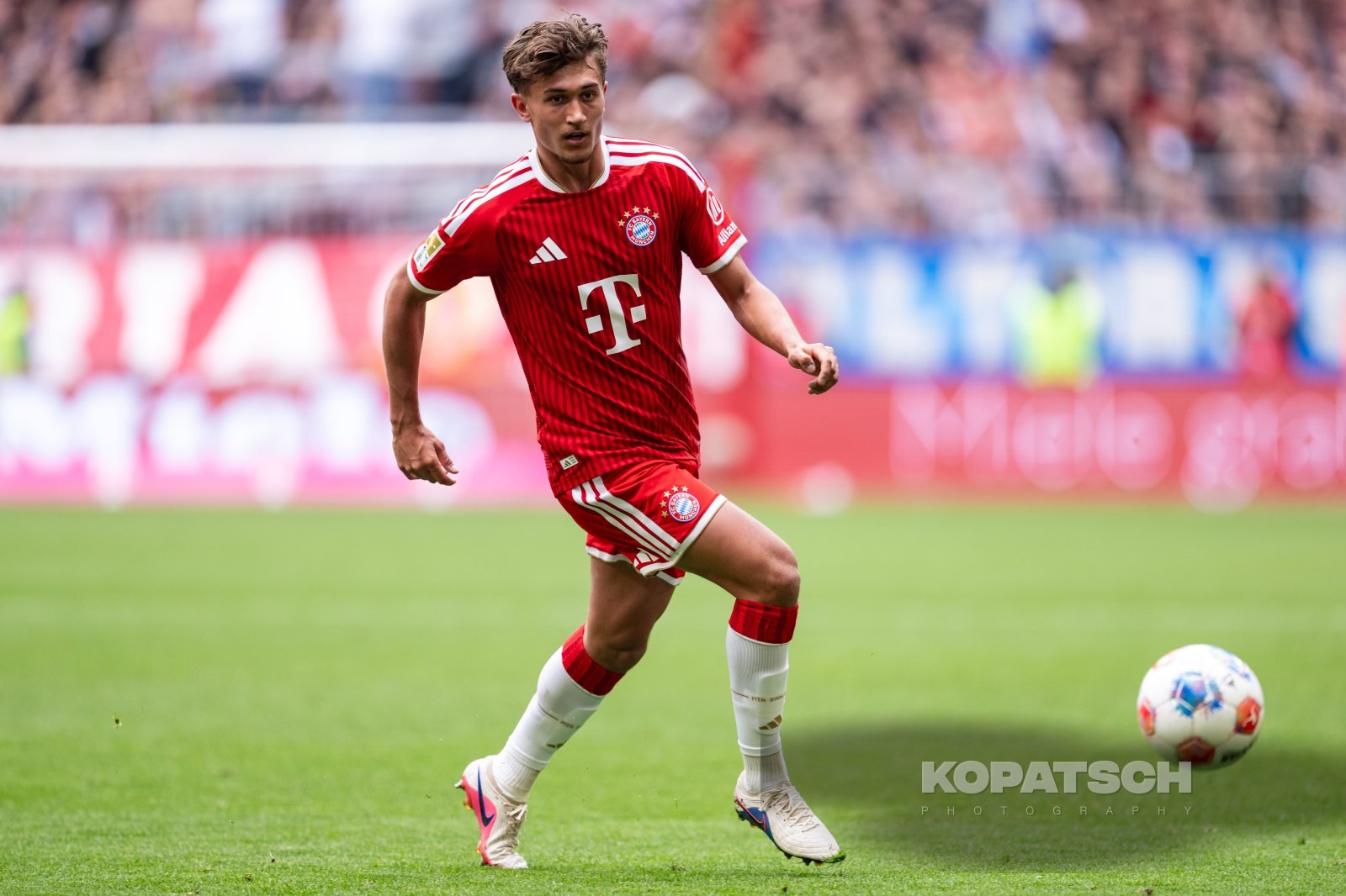 Tom Bischof · 2026-05-16 FC Bayern Muenchen vs 1. FC Koeln