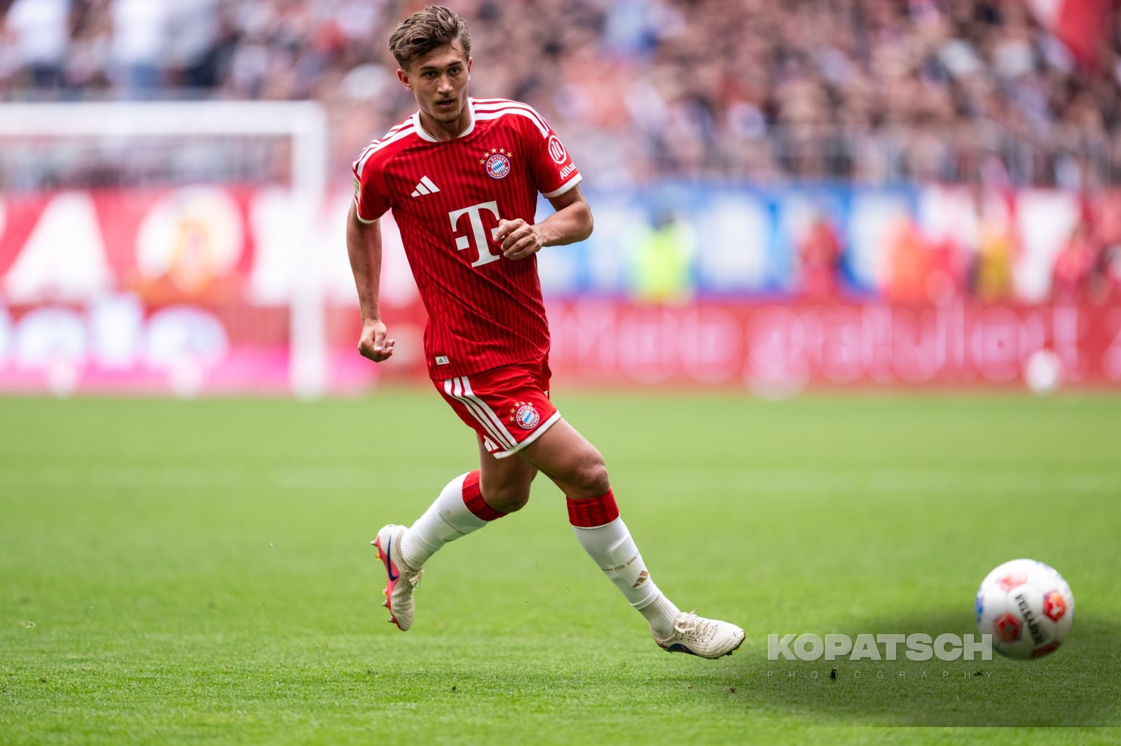 Tom Bischof · 2026-05-16 FC Bayern Muenchen vs 1. FC Koeln