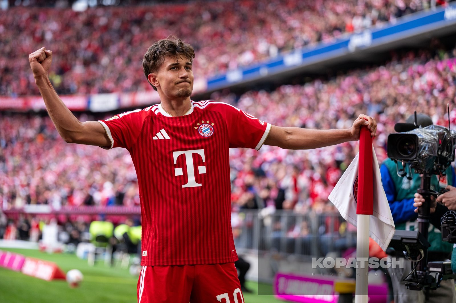 Tom Bischof · 2026-05-16 FC Bayern Muenchen vs 1. FC Koeln