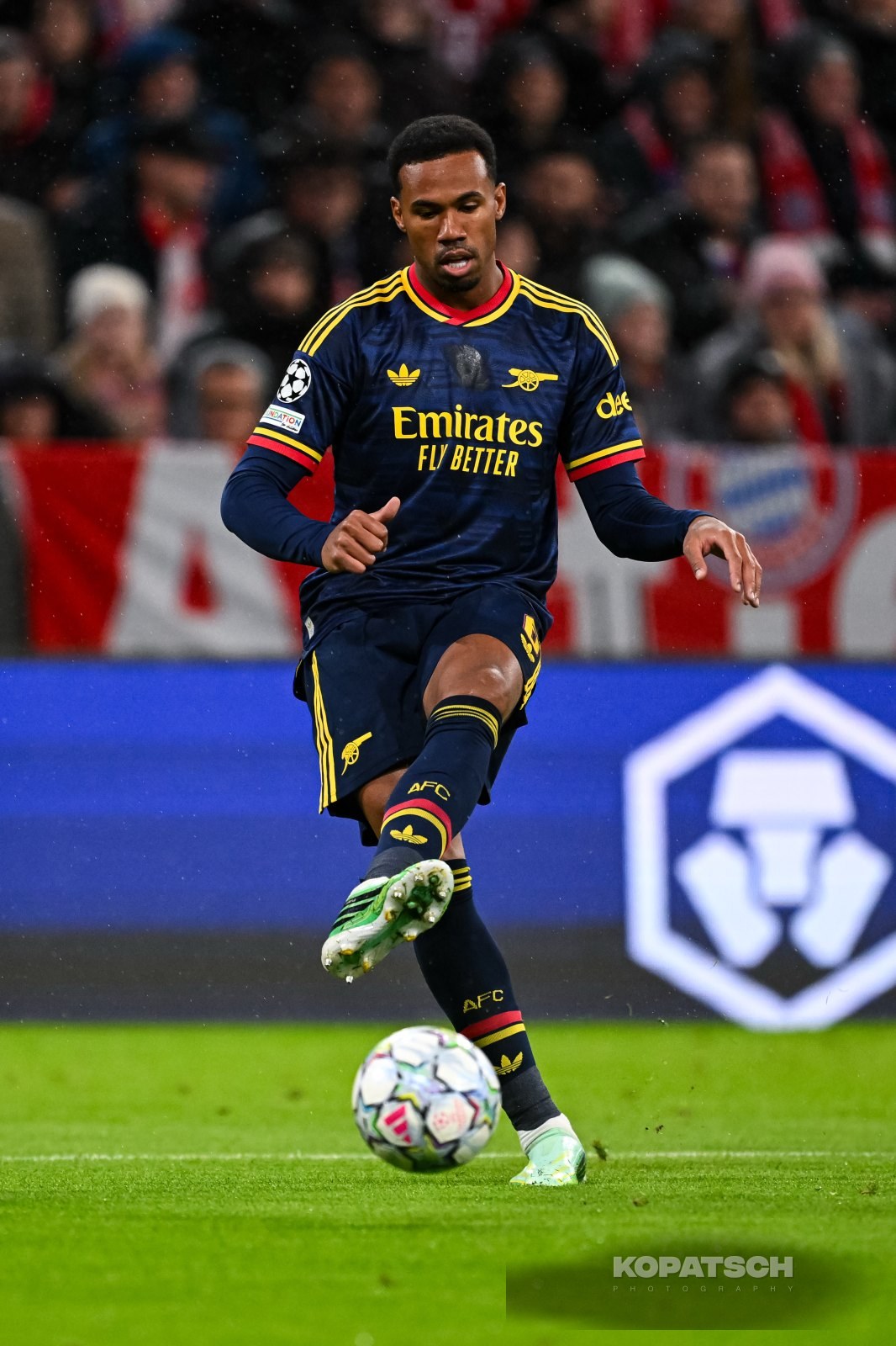 Gabriel of Arsenal, 2026-10-21 FC Bayern Muenchen vs Arsenal FC