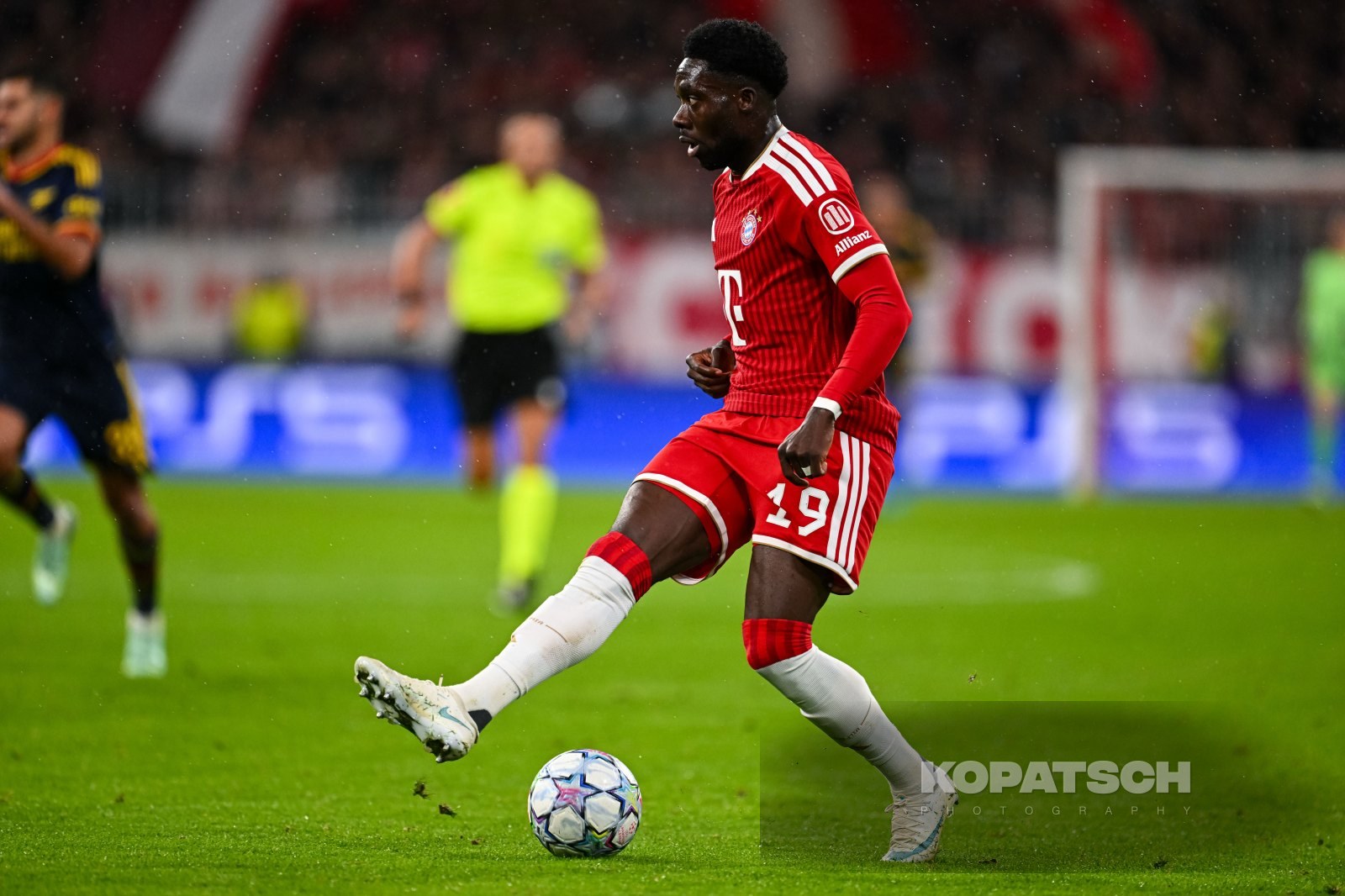 Alphonso Davies of FC Bayern Muenchen, 2026-10-21 FC Bayern Muenchen vs Arsenal FC