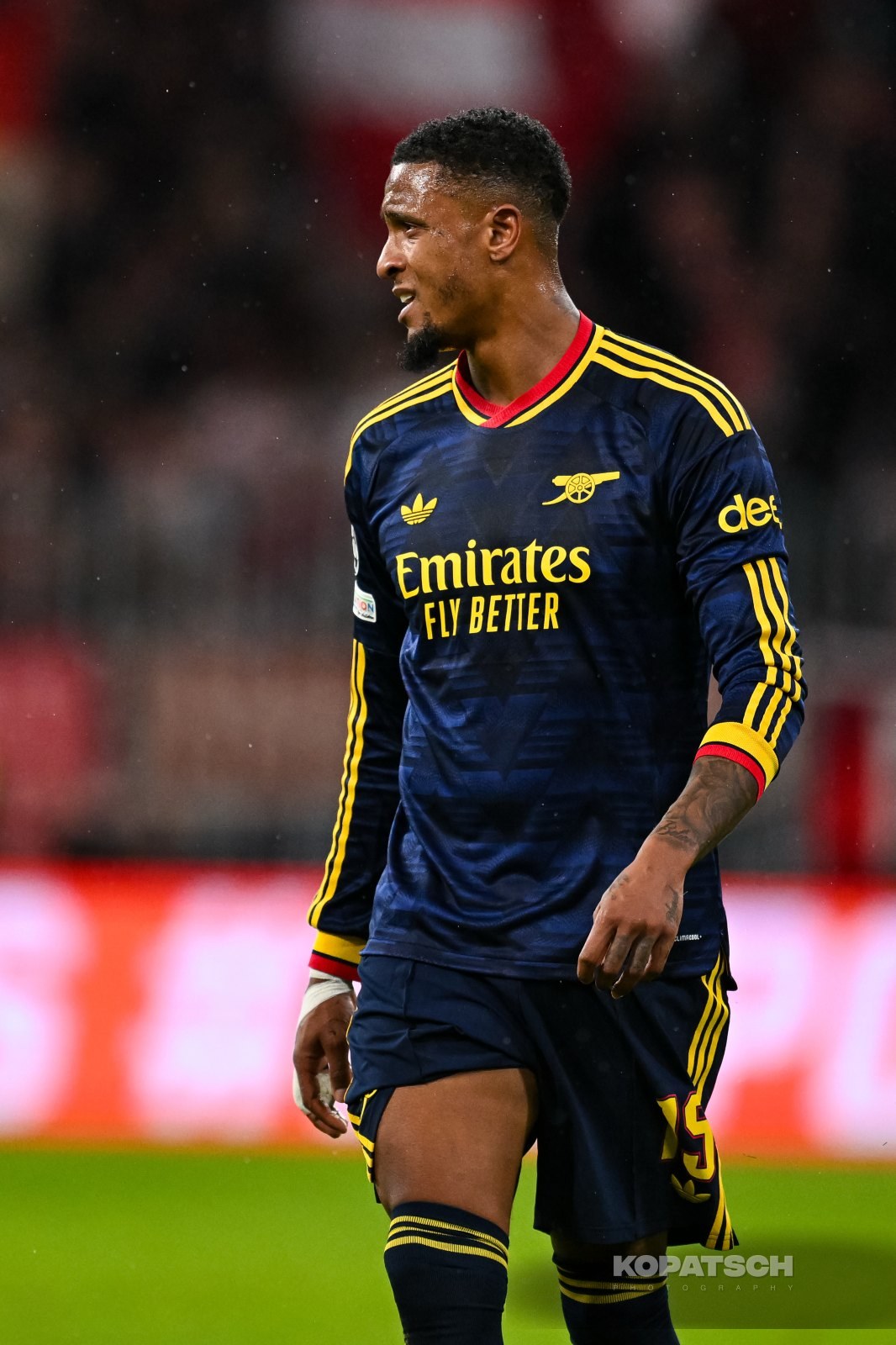 Ezri Konsa of Arsenal FC, 2026-10-21 FC Bayern Muenchen vs Arsenal FC