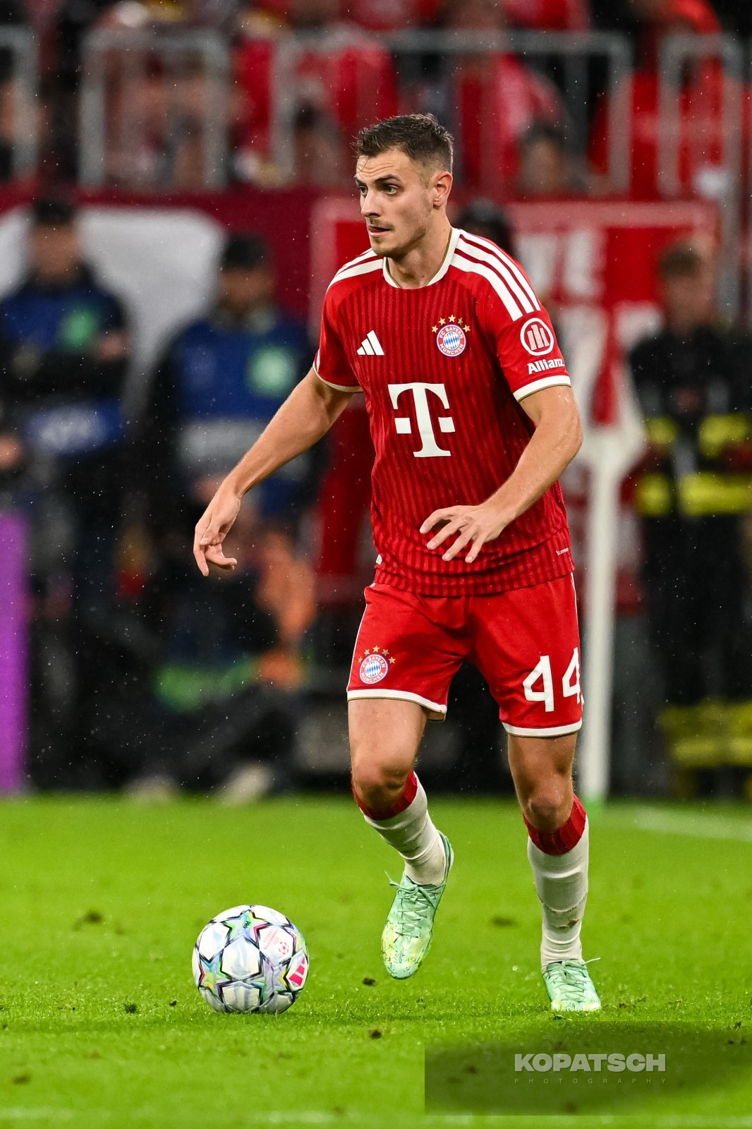 Josip Stanisic of FC Bayern Muenchen, 2026-10-21 FC Bayern Muenchen vs Arsenal FC