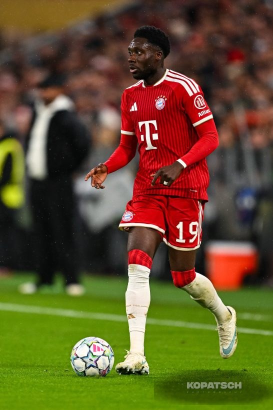 Alphonso Davies of FC Bayern Muenchen, 2026-10-21 FC Bayern Muenchen vs Arsenal FC
