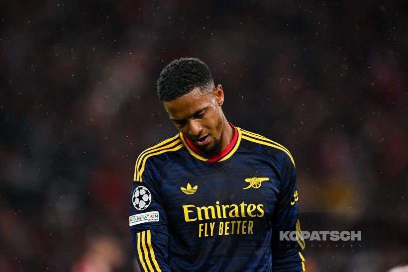 Ezri Konsa of Arsenal FC, 2026-10-21 FC Bayern Muenchen vs Arsenal FC