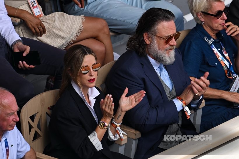 Britney Theriot and Russell Crowe — 2026 Roland Garros