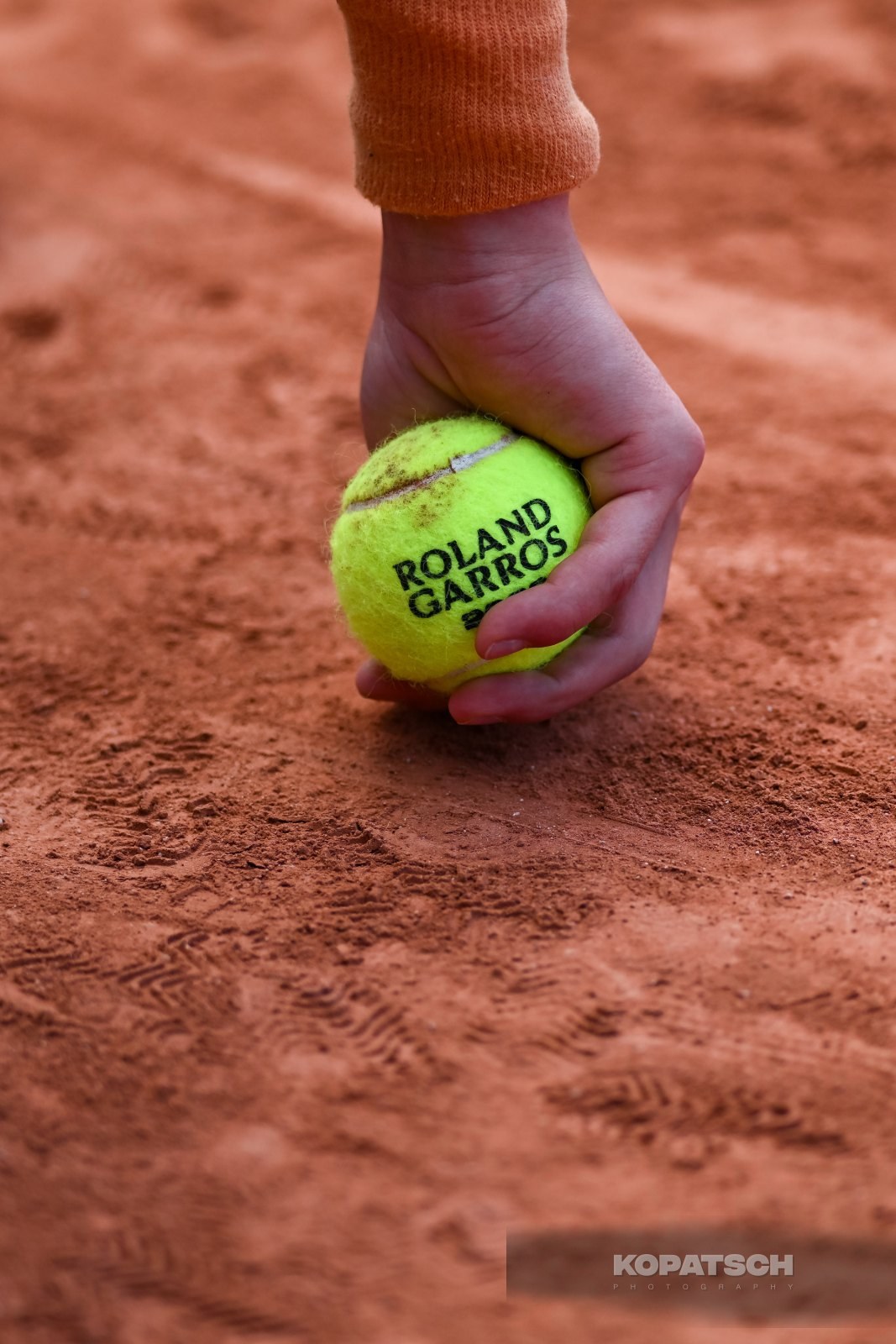 A ballkid — 2026 Roland Garros